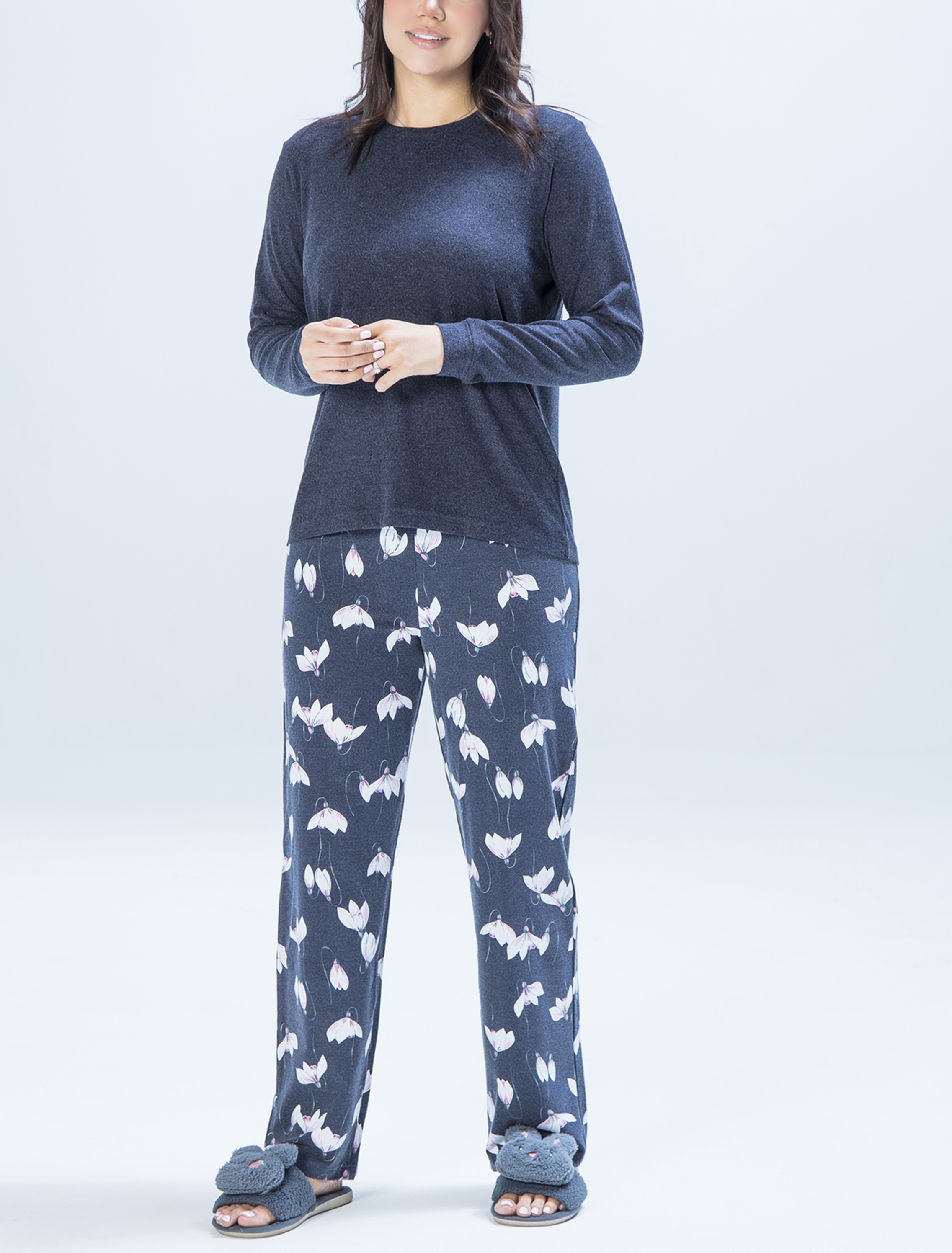 ست زنانه بلوز سرمه ای و شلوار گل لاله 