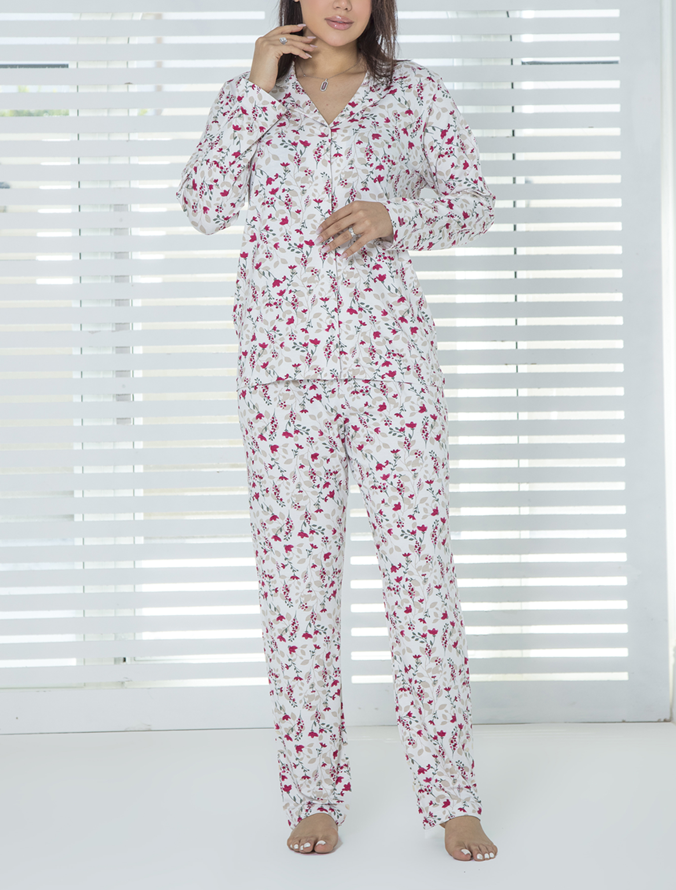 ست زنانه کت و پیژامه طرح شکوفه کرم زرشکی