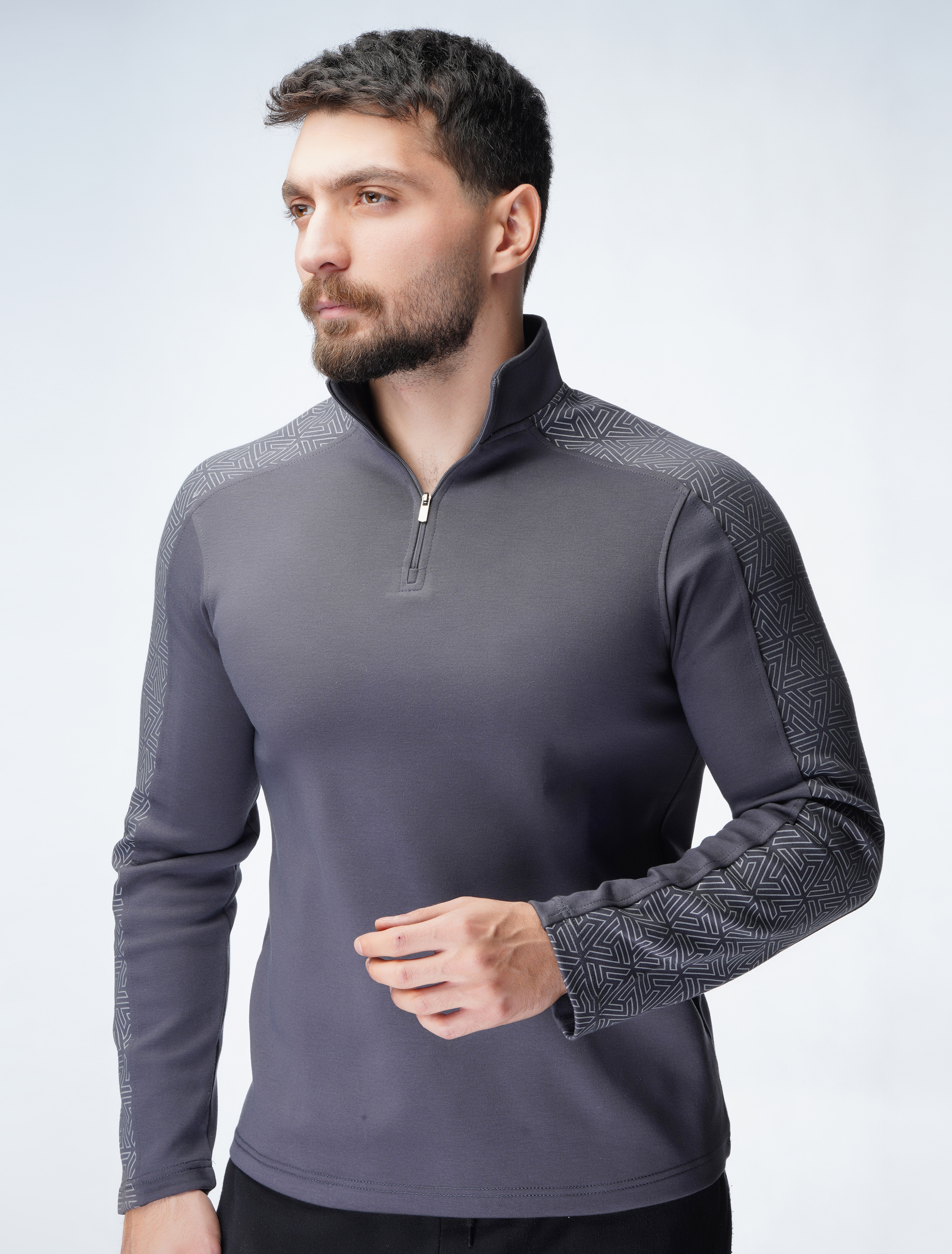 نیم زیپ مردانه یقه ایستاده شانه طرحدار 