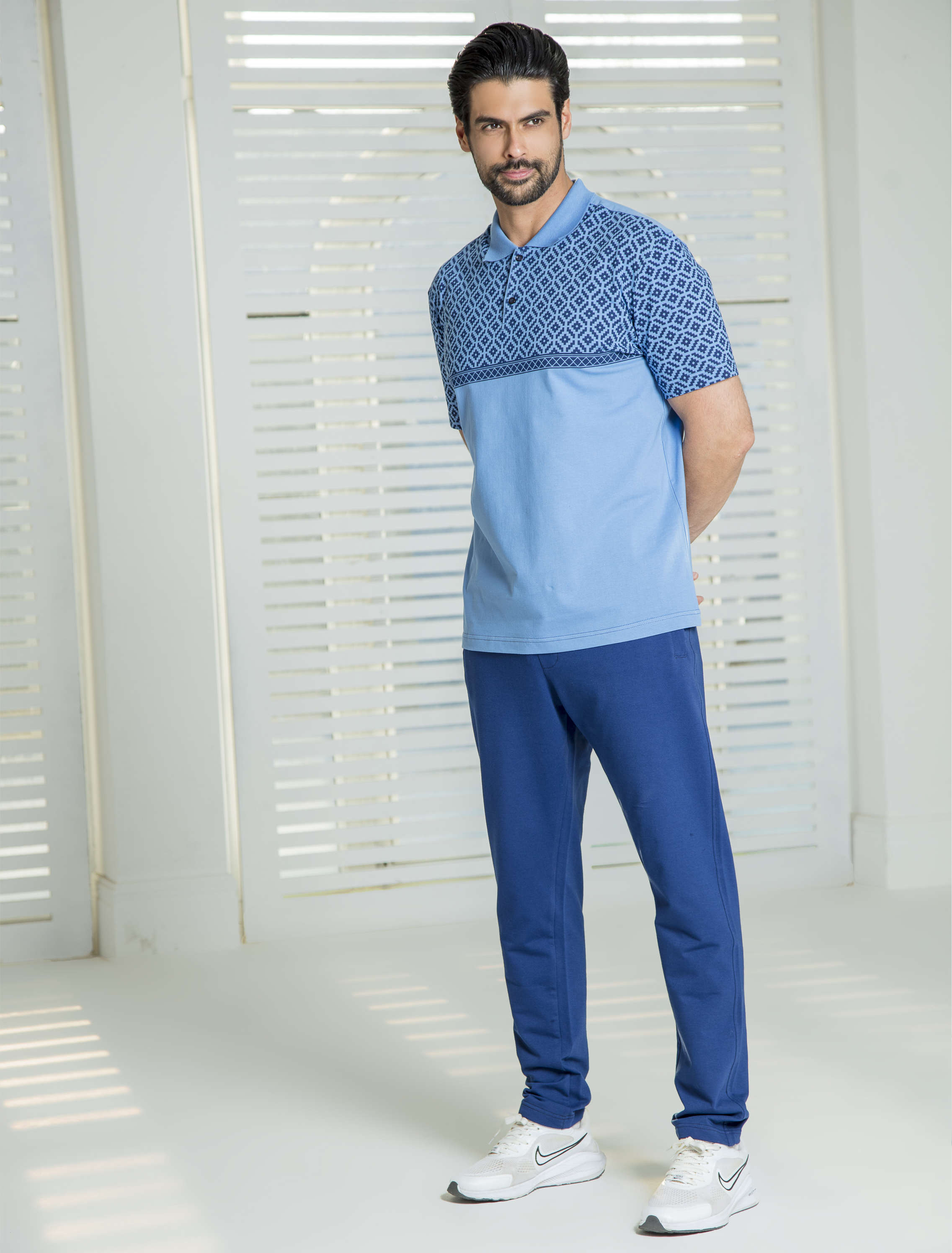 ست مردانه پولوشرت یقه دو دکمه و شلوار آبی رویال