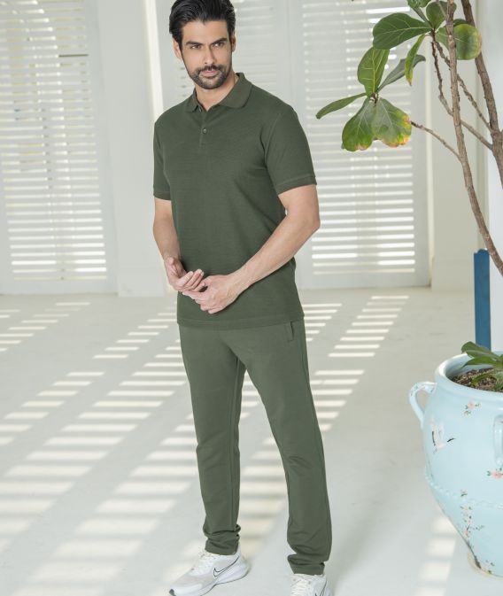 ست مردانه پولوشرت یقه دو دکمه و شلوار بیسکوئیتی  